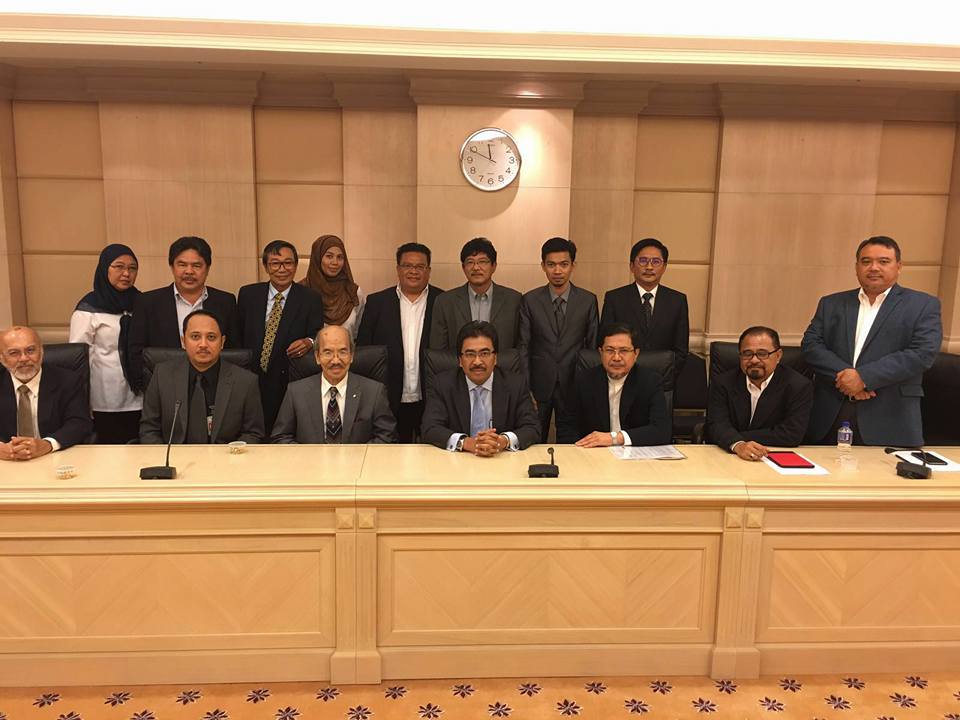 A very fruitful meeting with Deputy Finance Minister YB Datuk Johari Abdul Ghani