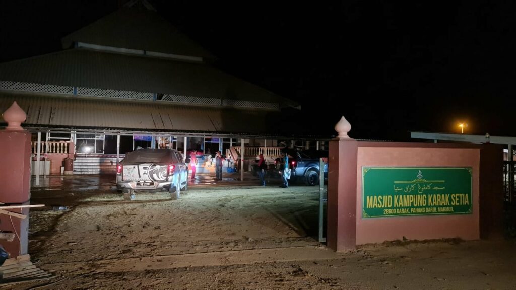 Hari Pertama (part 2) penyerahan sumbangan Al-Quran hasil daripada Program Senas