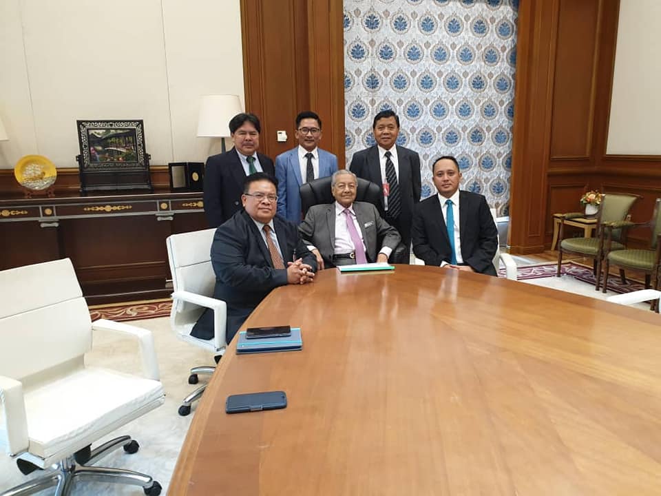 Hari ini 2 Jan 19 pertemuan di antara YAB Tun M dgn Presiden dan AJK PDAM di Pej